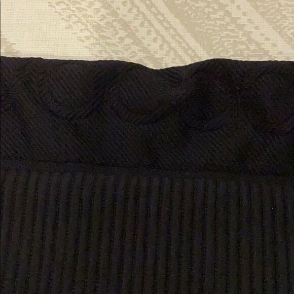 Avocado Black Textured Thick Cropped Leggings - Picture 6 of 8